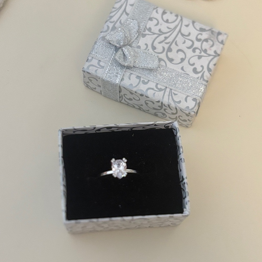 Elegant Silver Solitaire Ring Sterling Silver 925